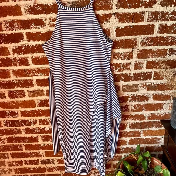 Blue & white summer wrap dress - Picture 7 of 8